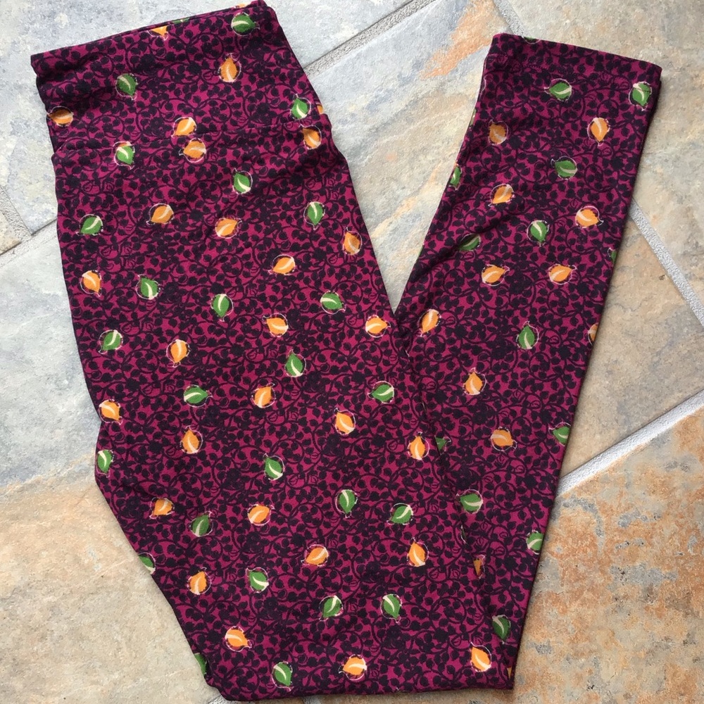 🍃NWOT Vine Print Leggings🍃